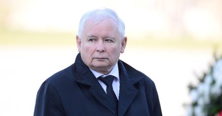 Jarosław Kaczyński w trakcie Strajku Kobiet został wywieziony z Warszawy w KAMIZELCE KULOODPORNEJ?!