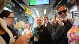 Katowice: Kolej na Kobiety. Specjalny pociąg Kolei Śląskich pełen wspaniałych pań na trasie do Bielska-Białej