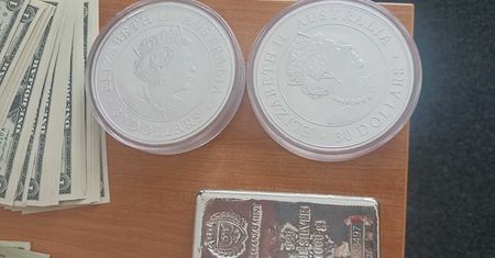Miliony z "Czystego Powietrza" trafiały na konto "słupa". 47-latek miał wyłudzić co najmniej 1,3 mln zł