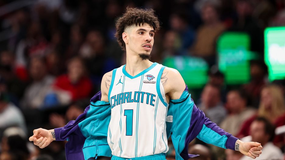LaMelo Ball jest jedną z gwiazd młodego pokolenia koszykarzy grających w NBA 