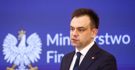 "Zmiany w składce zdrowotnej uderzą w tych, co mają niewiele". Ekonomista: to błąd