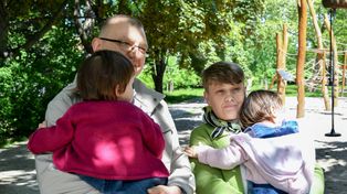 Suwałki: Miłość w zastępstwie. Brakuje rodzin zastępczych