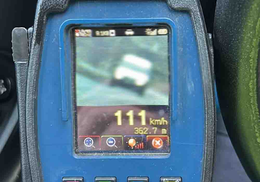 Radnica: Pędził 111 km/h w zabudowanym. Słono go to kosztowało