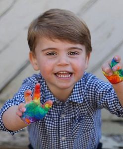 Nowe zdjęcia księcia Louisa. Co za łobuziak!