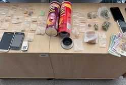 Warszawa. Narkotyki ukrył w opakowaniach chipsów