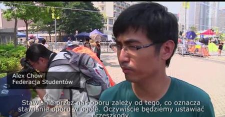 Policja w Hongkongu usuwa barykady