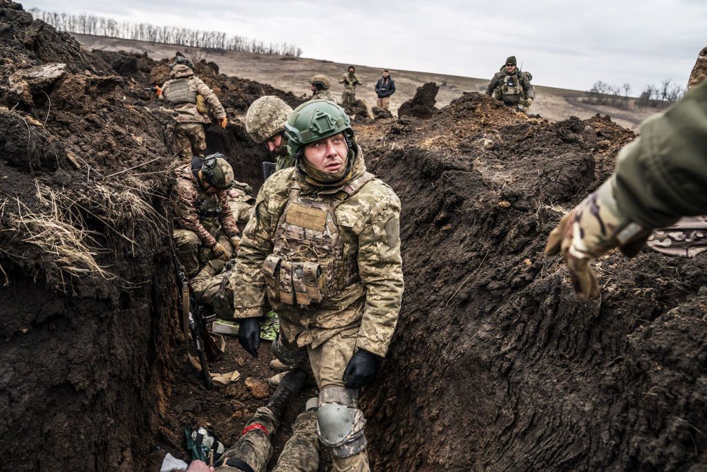 Ukrainians who do not end up on the front will pay an additional tax? The photo shows soldiers during training in the Donetsk region.