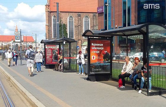 AMS będzie przez 2 lata dzierżawić wiaty przystankowe we Wrocławiu