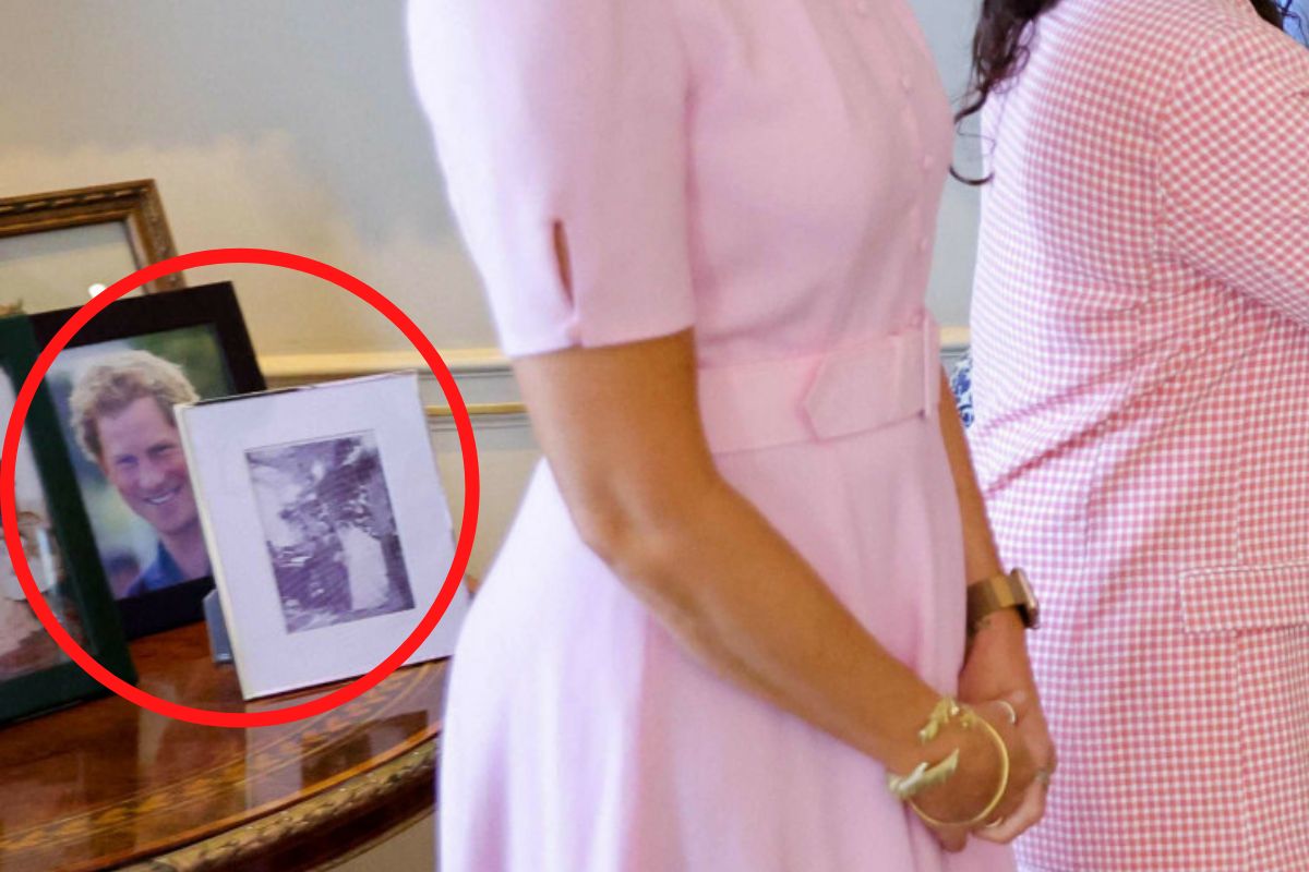 Zdjęcie księcia Harry'ego i księcia Karola z Meghan Markle w Clarence House 