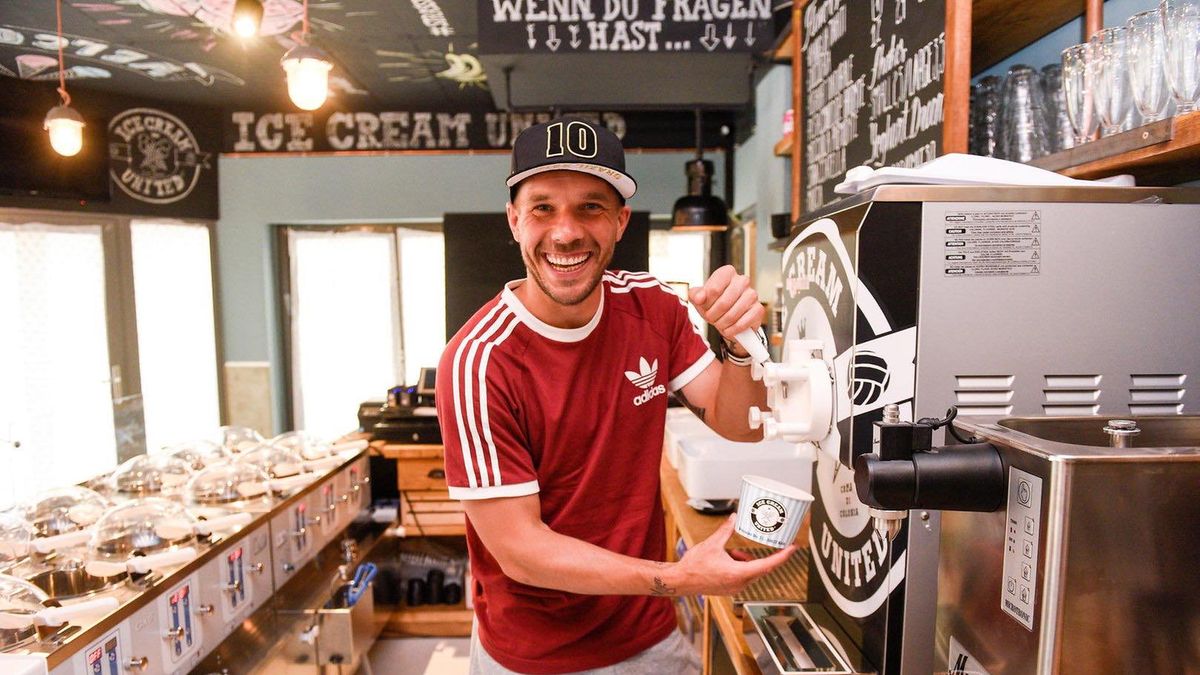 Na zdjęciu Łukasz Podolski w jednym ze swoich lokali. 