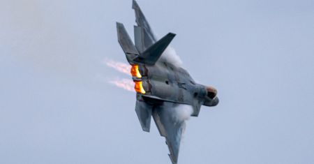 F-22 wycofane. Nie będzie przelotu na Super Bowl