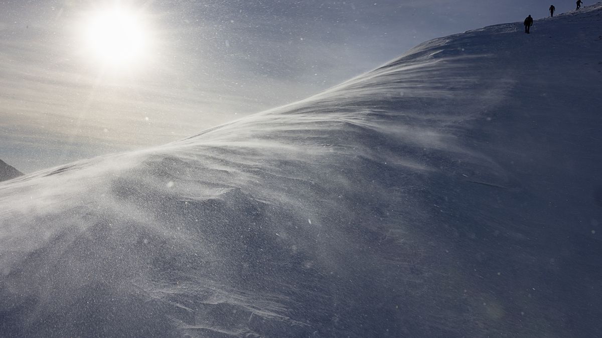 Halny i śnieg — niebezpieczne warunki w Tatrach