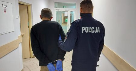 Szczytno. Uciekał z pożaru, potem trafił prosto do więzienia