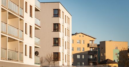 Ceny nowych mieszkań w górę, na rynku wtórnym w dół. PIE opublikował analizę