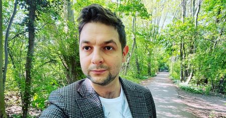 Przyszedł tak do Europarlamentu. Patrzą na spodnie i pękają ze śmiechu