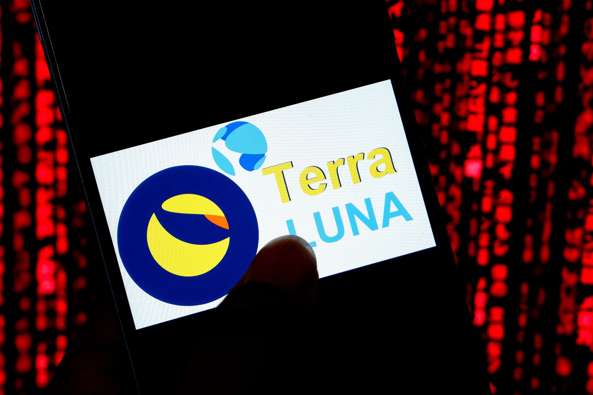 Problemy projektu Terra i jego kryptowaluty luna. Tym żyje dziś świat krypto
