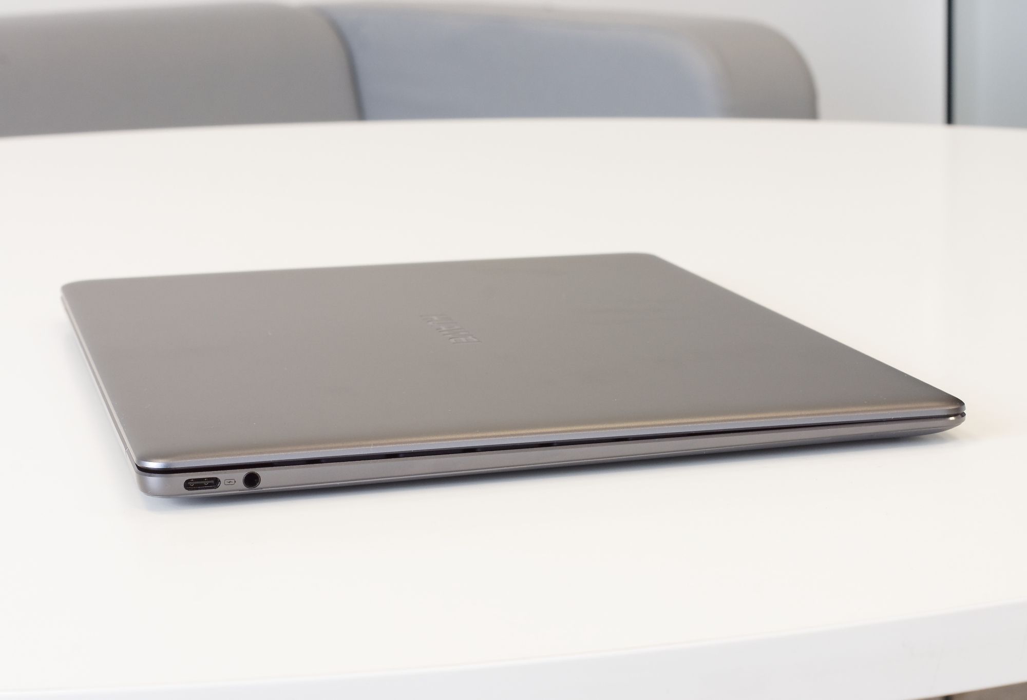Huawei MateBook X – test pięknego i szczupłego konkurenta MacBooka 4