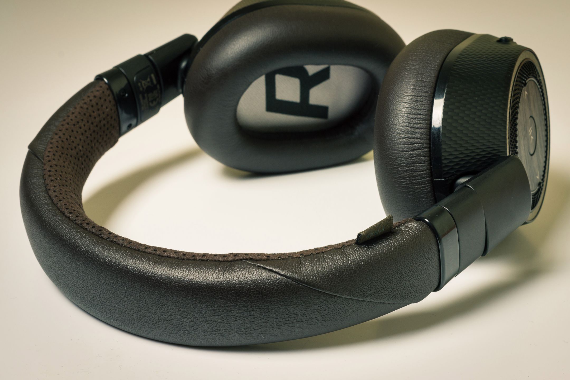 Plantronics BackBeat Pro 2 – test słuchawek idealnych dla smartfonów bez minijacka 5
