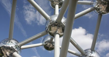 UE popiera i promuje Ubera, ale w Brukseli usługa została zablokowana