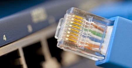 Trywialny atak pozwala na zdalną rekonfigurację ustawień routerów D-Linka