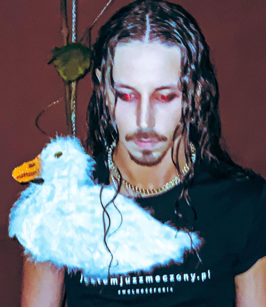 Michał Szpak w odważnej kreacji na koncercie TVN
