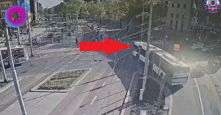 Sceny w Szczecinie. Nagrano kierowcę autobusu. Blisko dramatu