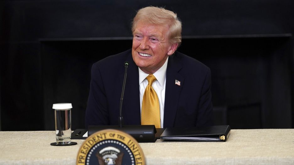 Government meeting at the White House in Washington
epa12477186 US President Donald Trump speaks during a roundtable with the Homeland Security Task Force in the State Dining Room of the White House in Washington, DC, USA, 23 October 2025.  EPA/WILL OLIVER / POOL POOL 
Dostawca: PAP/EPA.
WILL OLIVER / POOL
Meeting, Media, Press, Trump, White House