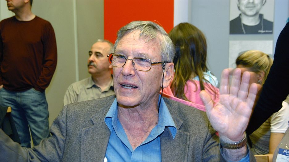 Amos Oz