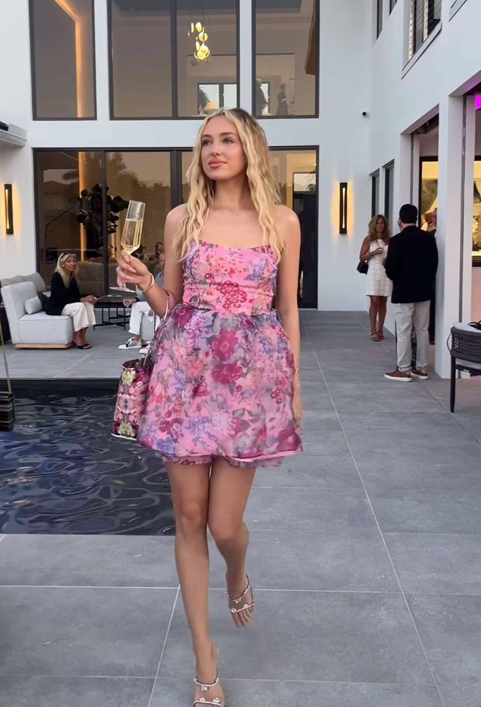 Caroline Derpienski bryluje na imprezie Rolls Royce w Palm Beach
