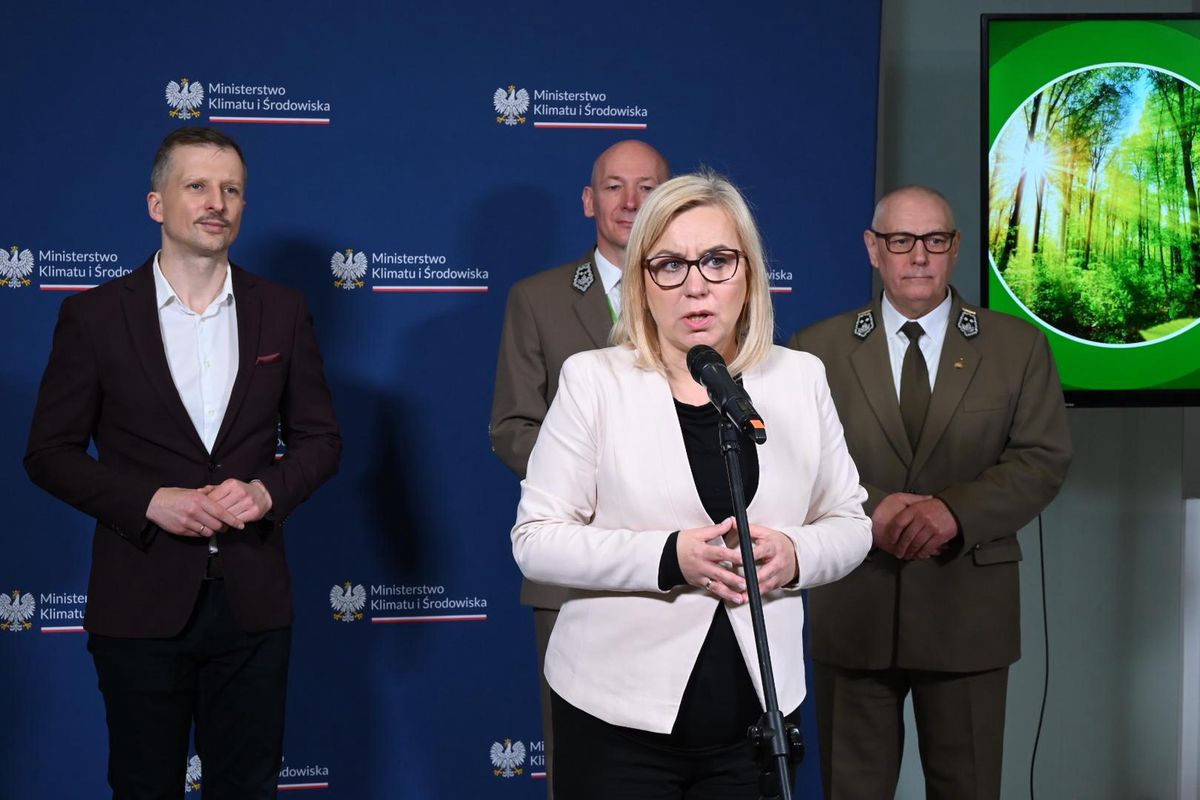 Minister klimatu i środowiska Paulina Hennig-Kloska oraz wiceminister Mikolaj Dorożała podczas "Ogólnopolskiej Narady o Lasach"