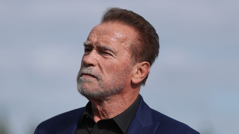 Arnold Schwarzenegger odwiedził Auschwitz. Jego wpis w księdze pamiątkowej wbudził kontrowersje