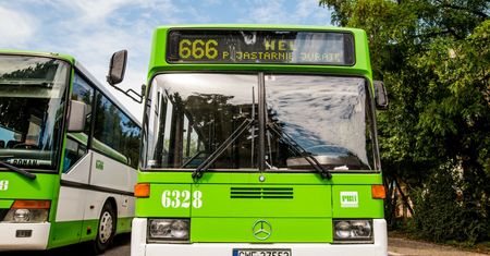 Koniec z "szatańskim" autobusem na Hel. Linia 666 przegrała z "Frondą"