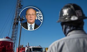 Szef BlackRock ostrzega: ropa po 150 dol. to globalna recesja