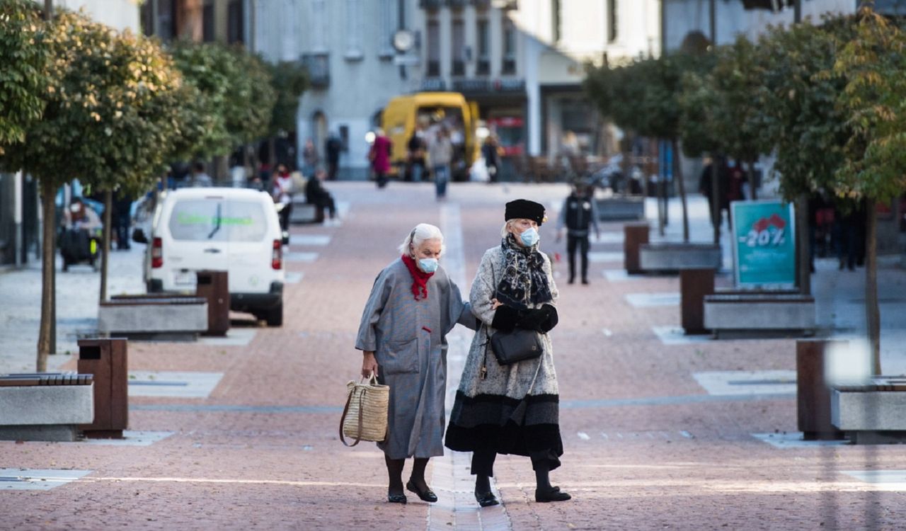 Godziny dla seniorów. Zmiana w funkcjonowaniu niektórych sklepów