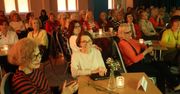 Legnica: Znane melodie, wspomnienia i kwiatek jako gest pamięci o paniach