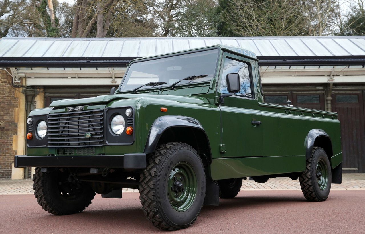 Specjalny land rover defender na ostatnią podróż księcia Filipa. Opracowywano go od 2003 r.