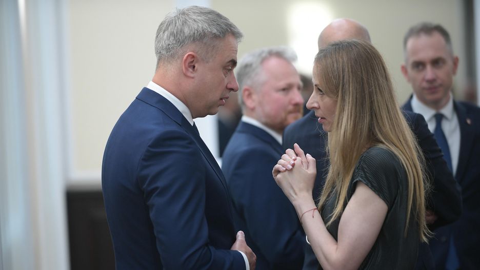 Krzysztof Gawkowski,  Agnieszka Dziemianowicz-B�k
Warszawa, 30.07.2024. Wicepremier, minister cyfryzacji Krzysztof Gawkowski (L) i minister rodziny, pracy i polityki spo�ecznej Agnieszka Dziemianowicz-B�k (2P) przed posiedzeniem rz�du w KPRM w Warszawie, 30 bm. Ministrowie zajm� si� nowelizacj� ustawy o cudzoziemcach. W harmonogramie jest r�wnie� projekt nowelizacji ustawy o paszach. (mo/ibor) PAP/Marcin Obara
Marcin Obara
Agnieszka Dziemianowicz B�k, kancelaria prezesa rady ministr�, kancelaria prezesa rady ministr�w, kprm, ministra, ministrowie, polityk polityka, posiedzenie, rada ministr�w, rz�d, rz�d Donalda Tuska, rz�du, szefowie resort�w