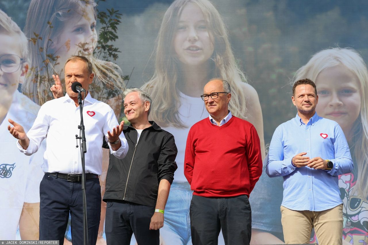 Marsz Miliona Serc - na scenie wspólnie Tusk, Biedroń, Czarzasty, Trzaskowski