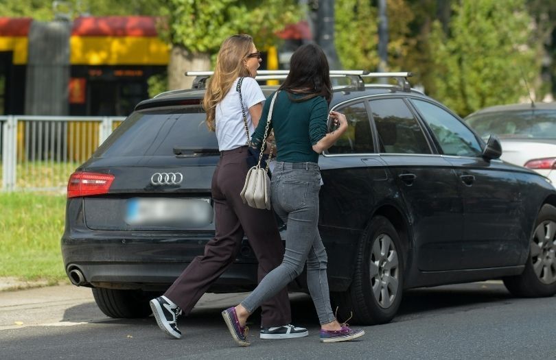 Anna Lewandowska załatwia sprawunki na mieście
