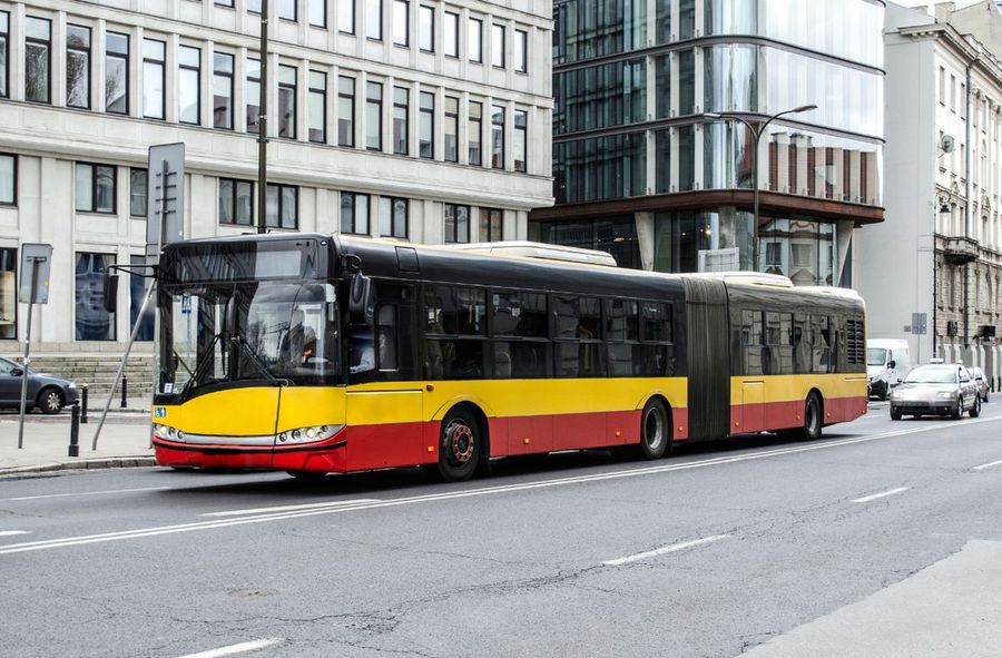 "Autobusy robią piruety po chodniku". Poznań miasto doznań