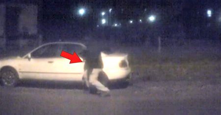 Skandaliczne, co robił. Policja z Krakowa apeluje o pomoc