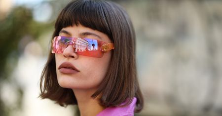 Fryzury damskie półdługie. Trendy 2020, które spodobają się niemal każdej kobiecie
