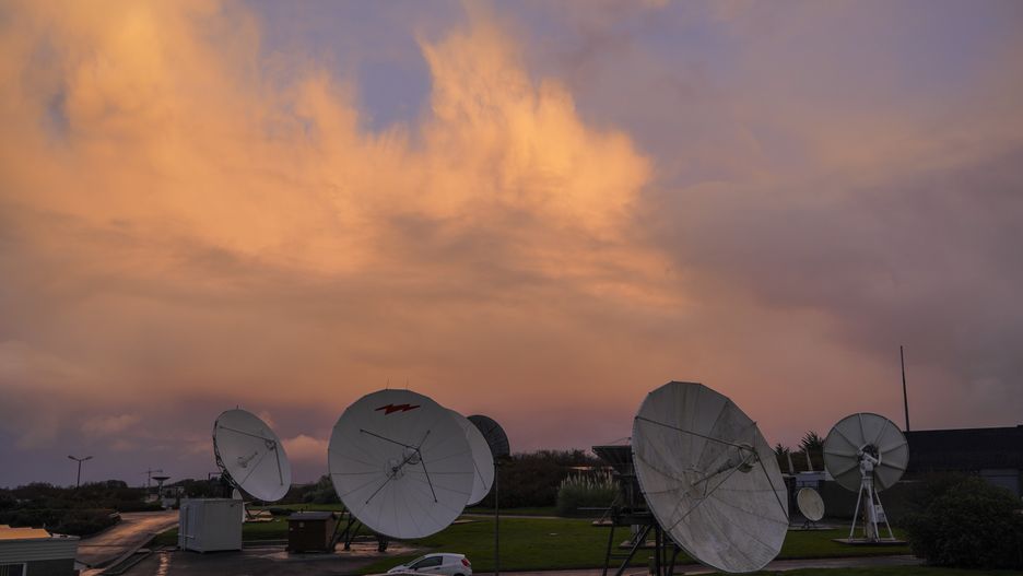 LIZARD, ENGLAND - NOVEMBER 17: View of antennas at the Goonhilly Earth Station, where operators track signals returning from satellites released  from the Artemis unmanned moon rocket on November 17, 2022 in Lizard, Cornwall, England. Goonhilly, which is 1969 was responsible for distributing live satellite feeds of the Apollo Moon landing to people around the world, is providing communications support for NASA's Artemis 1 Mission as well as recent support work with ESA's Mars Express, Gaia and Integral missions. (Photo by Hugh Hastings/Getty Images)