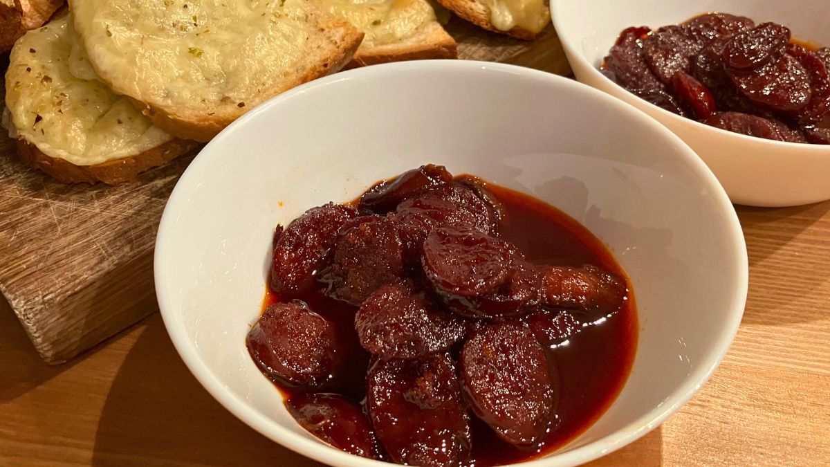 Do przekąski z chorizo dodałam sezonowe owoce