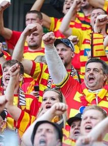 WARS prosto z Podlasia. Kibice Jagiellonii Białystok odpalili grilla