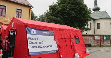 Ks. Leszek Gęsiak: szczepienia są rzeczą dobrą