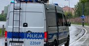 Warszawa: Poważny wypadek motocyklisty na Woli. Pojazd wylądował na torach tramwajowych