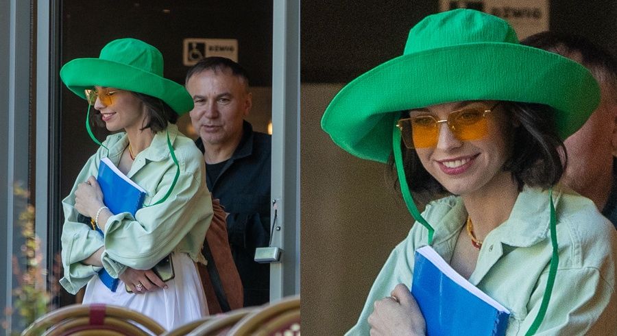 Julia Kamińska z partnerem w kawiarni 