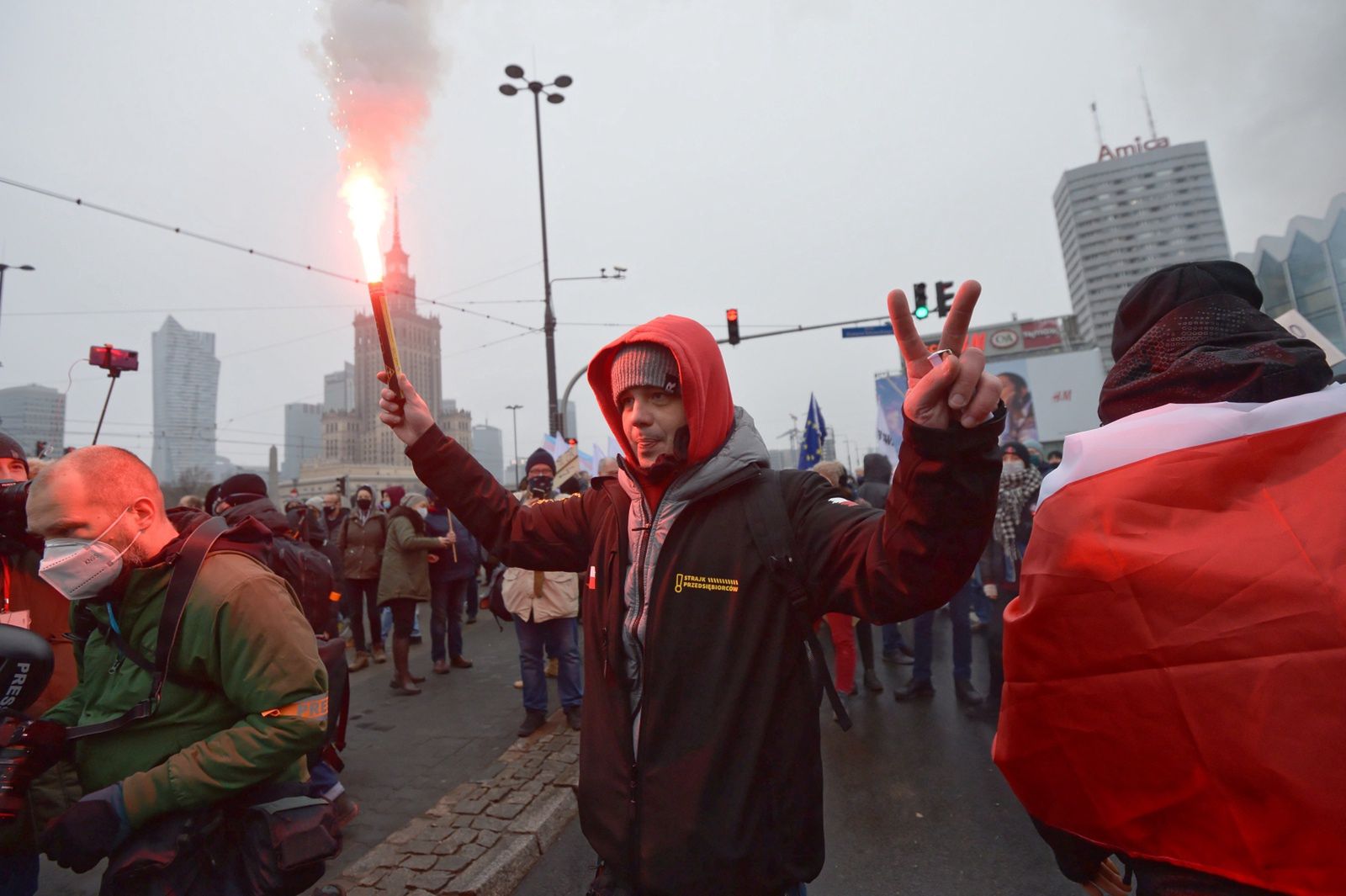 Strajk Kobiet. Tłumy protestujących pod domem Jarosława Kaczyńskiego