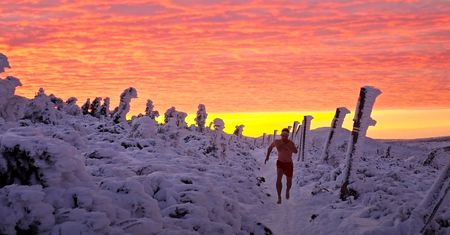 Na Śnieżkę w samych szortach. "Nie jesteśmy nieodpowiedzialnymi wariatami"